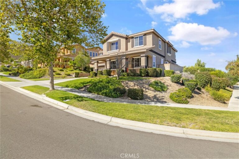 4813 Sanderling Way, Fontana