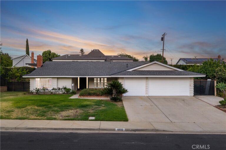 4832 Chamber, La Verne