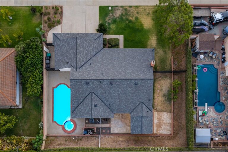 4832 Chamber, La Verne