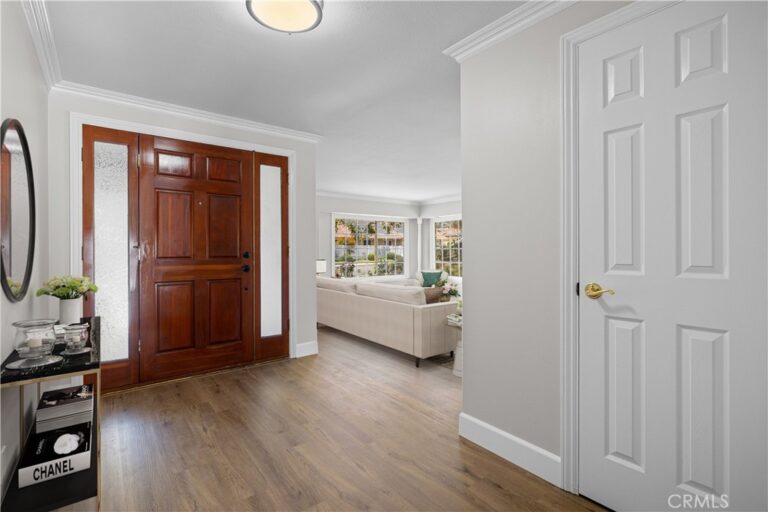 4832 Chamber, La Verne