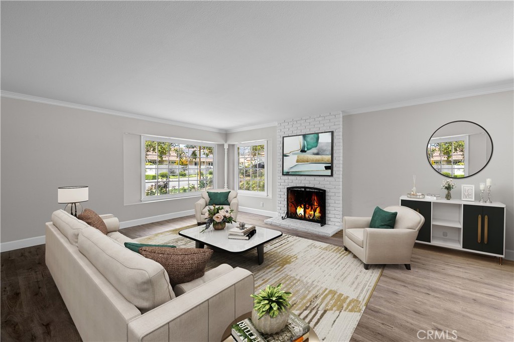 4832 Chamber, La Verne