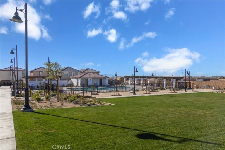 4933 Bracken Way, Fontana