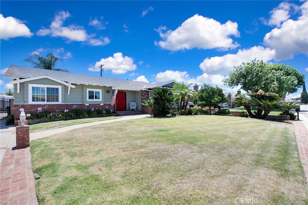 510 Fernshaw, La Verne