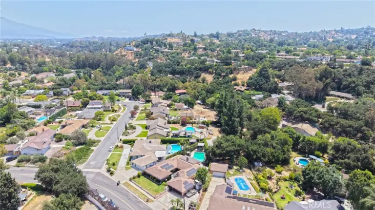 512 S Shouse, Covina