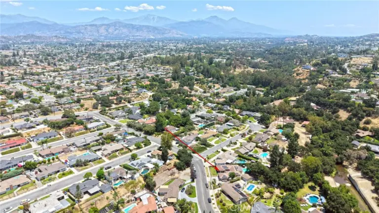 512 S Shouse, Covina