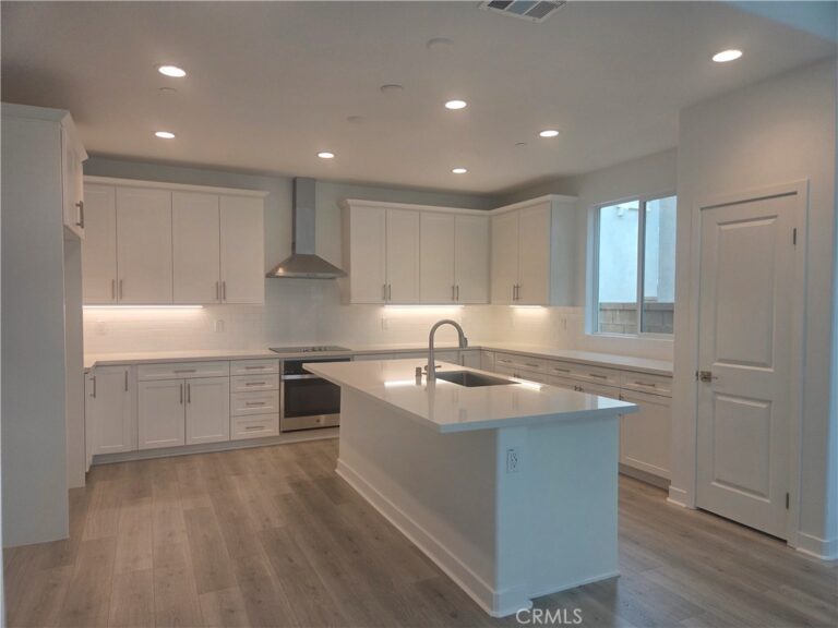 5156 Currant Way, Fontana