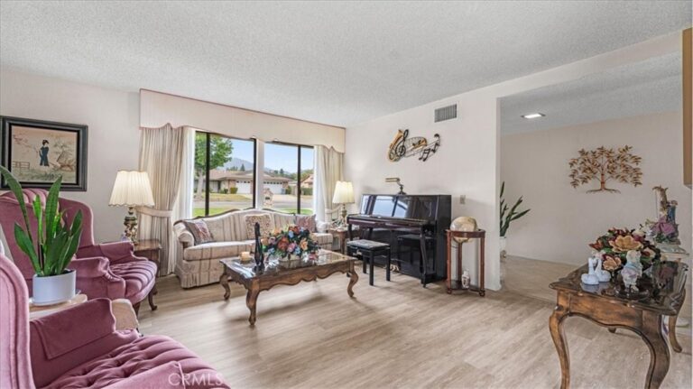 532 Chouinard Circle, Claremont
