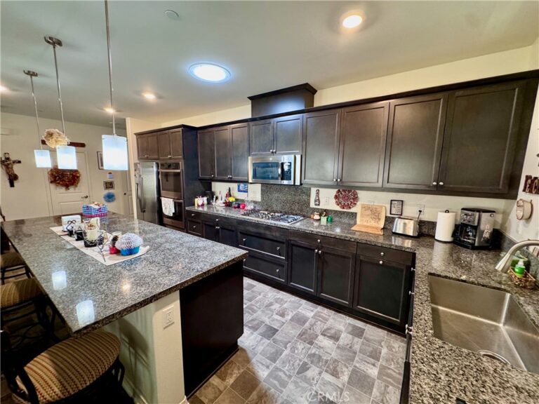 5399 La Bodega, Fontana