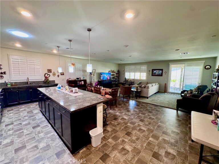 5399 La Bodega, Fontana