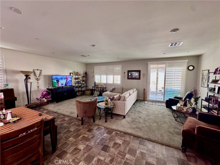 5399 La Bodega, Fontana