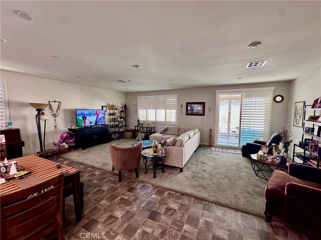 5399 La Bodega, Fontana