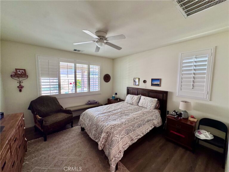 5399 La Bodega, Fontana