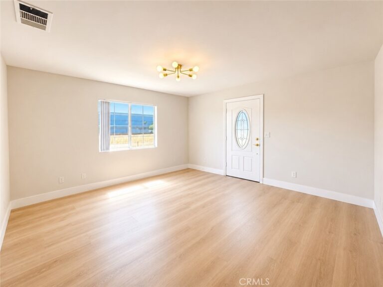 548 N Reservoir, Pomona