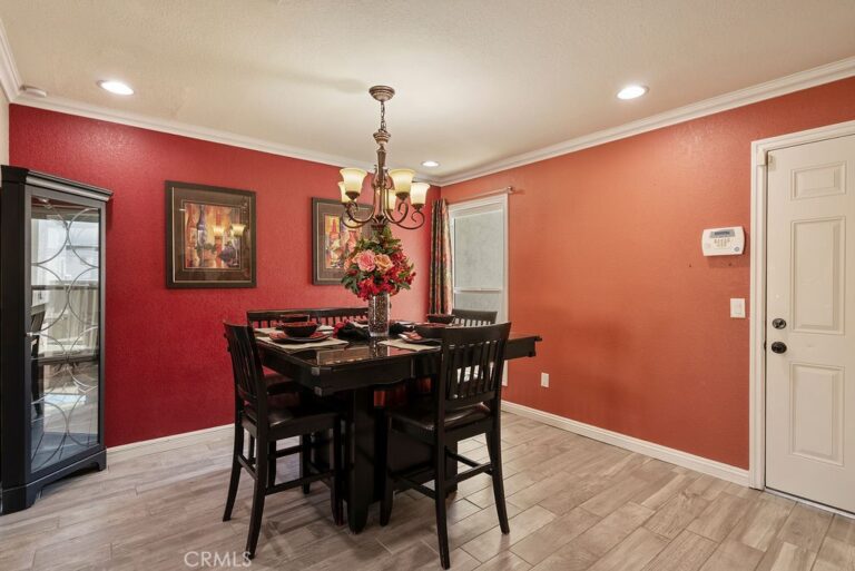 555 D, Upland
