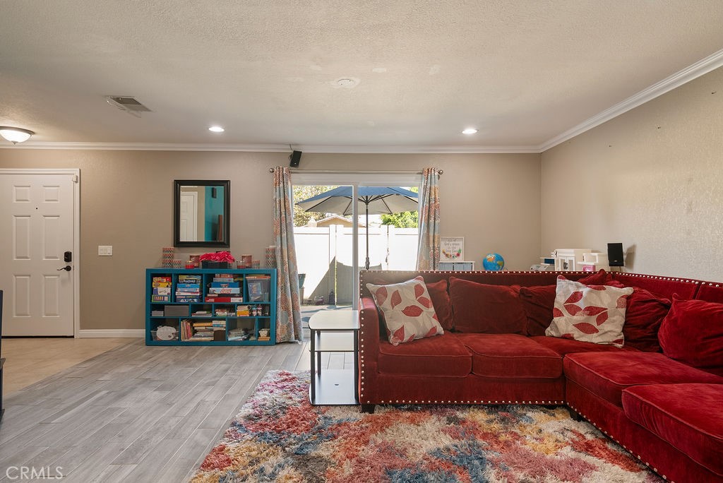 555 D, Upland