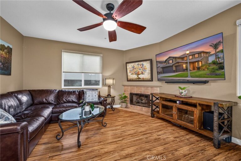 5561 Hunt Club Drive, Fontana