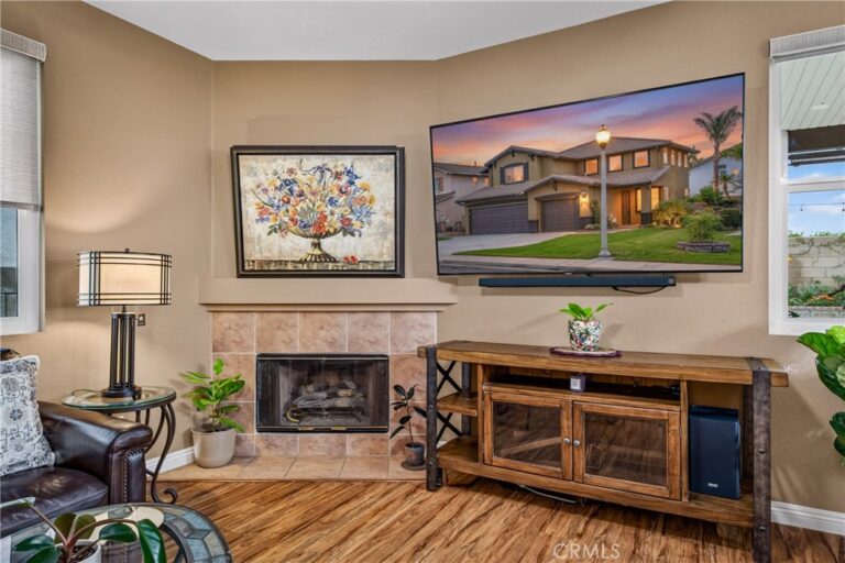 5561 Hunt Club Drive, Fontana