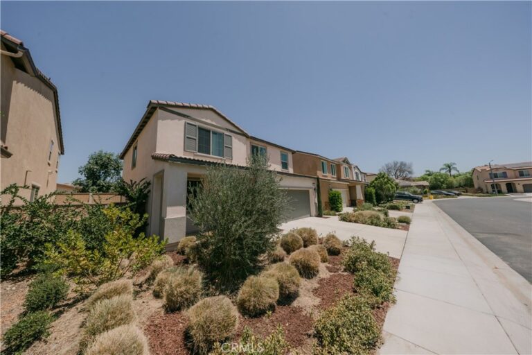 560 E Vodden, Rialto