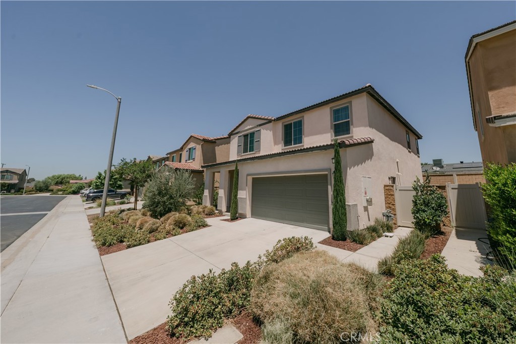 560 E Vodden, Rialto