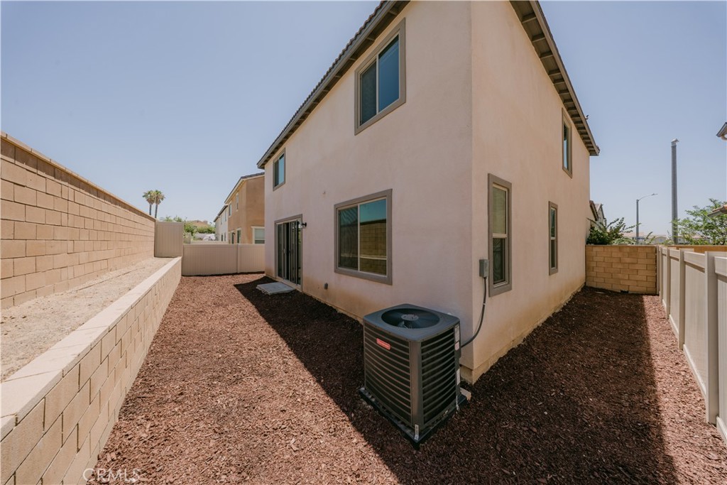 560 E Vodden, Rialto