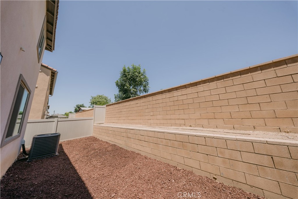 560 E Vodden, Rialto