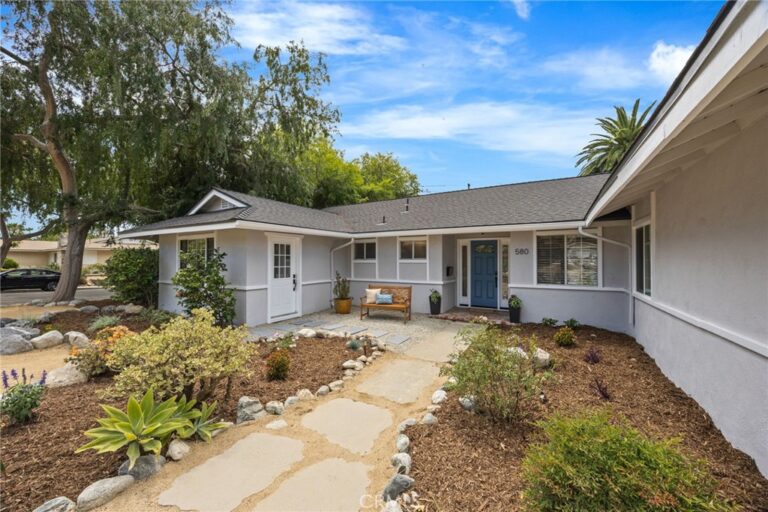 580 Black Hills Drive, Claremont