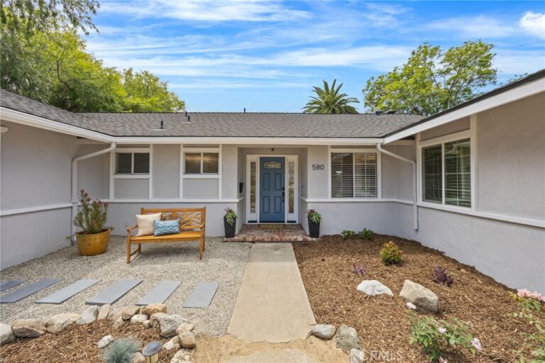 580 Black Hills Drive, Claremont