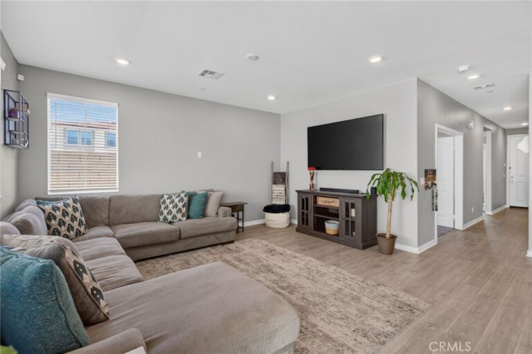 590 Colorado Drive, Rialto