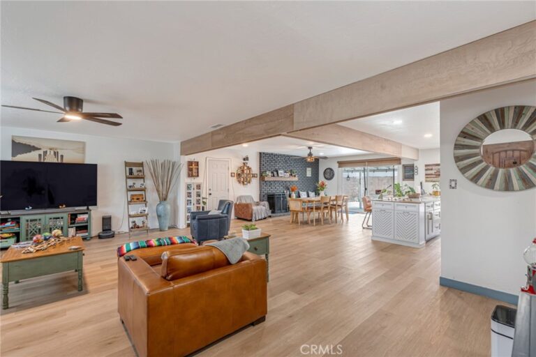 590 E Van Koevering, Rialto