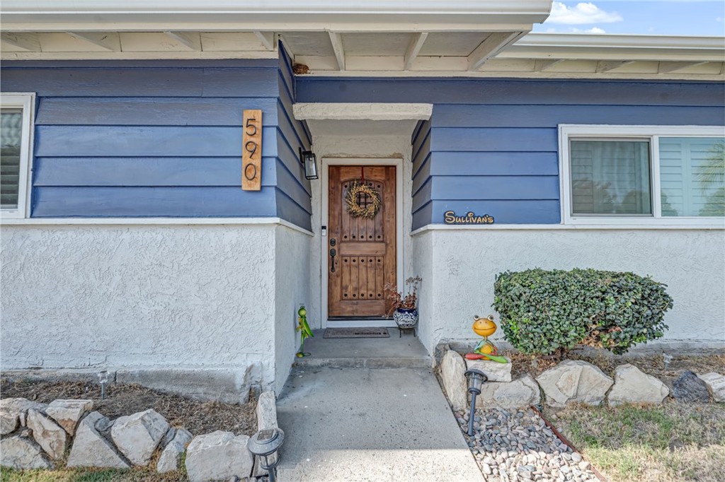 590 E Van Koevering, Rialto