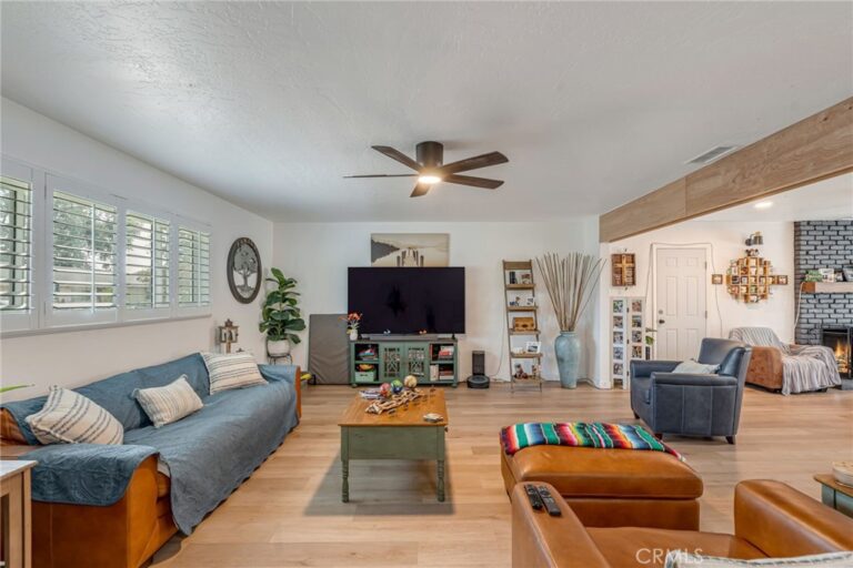 590 E Van Koevering, Rialto