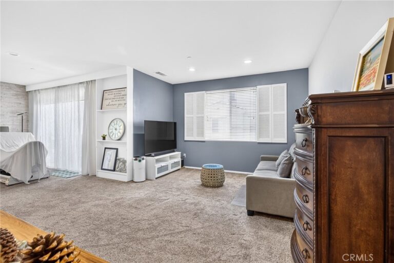 596 Katy, Upland