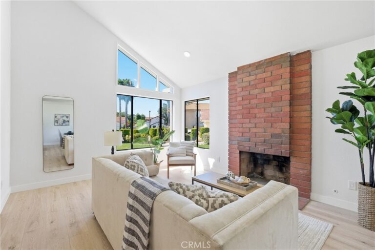 6 Skyview, Pomona