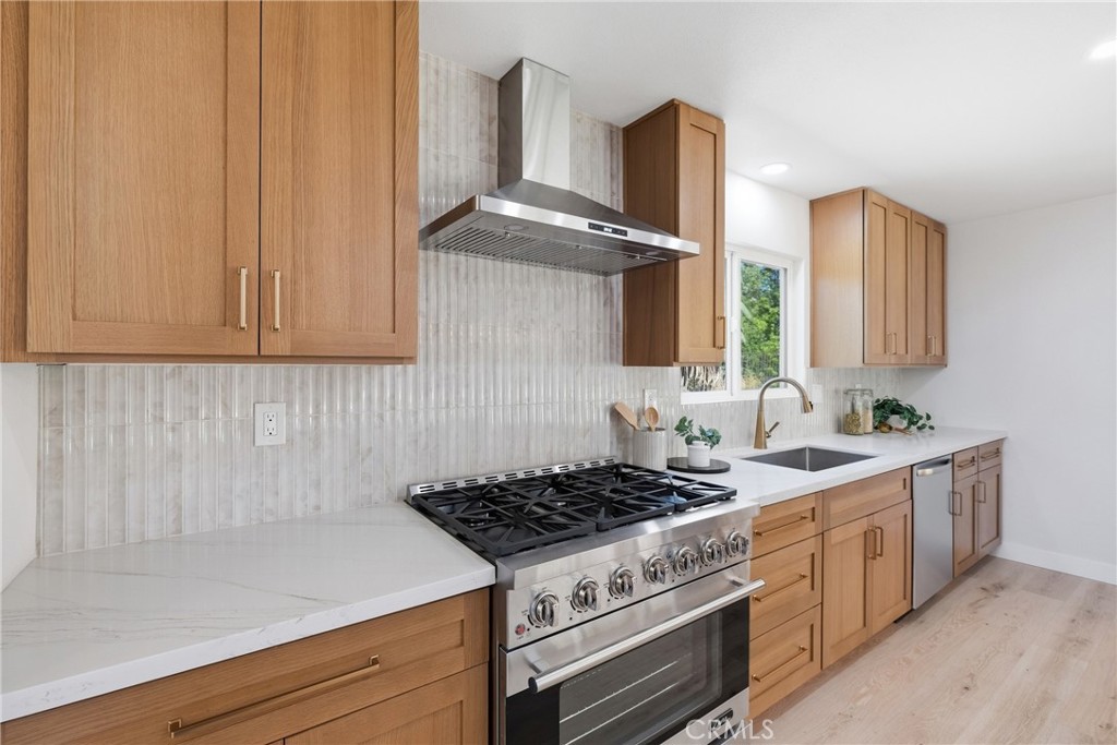 6 Skyview, Pomona