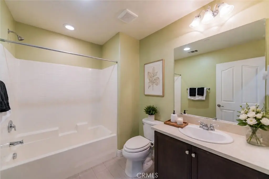 6030 Eucalyptus, Chino