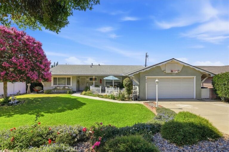 614 Azure Court, Upland