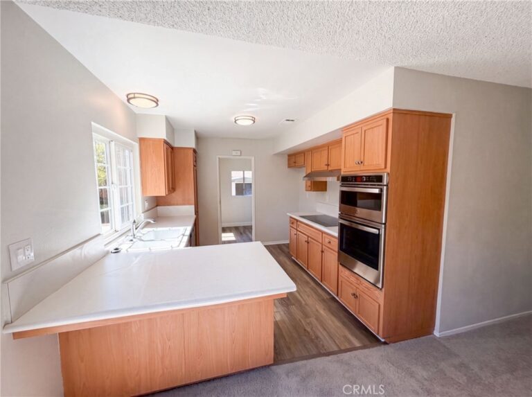 648 Brentwood, Upland