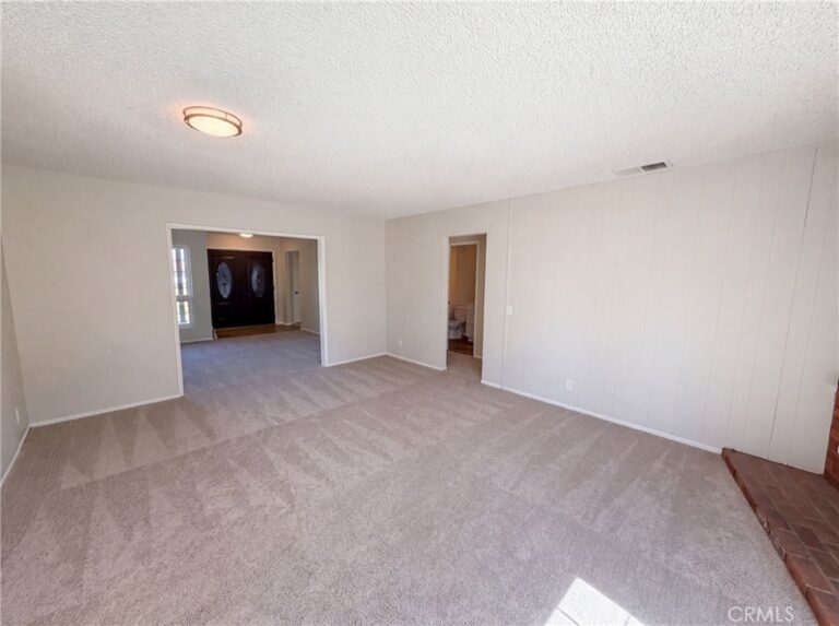 648 Brentwood, Upland