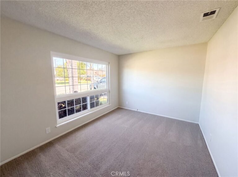 648 Brentwood, Upland