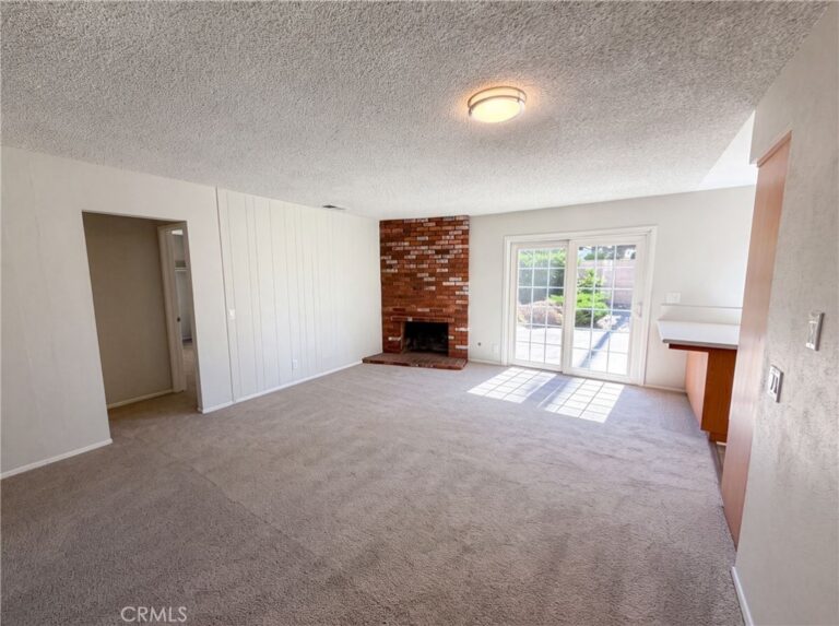 648 Brentwood, Upland