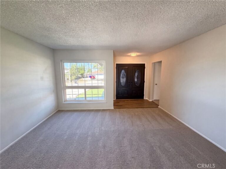 648 Brentwood, Upland