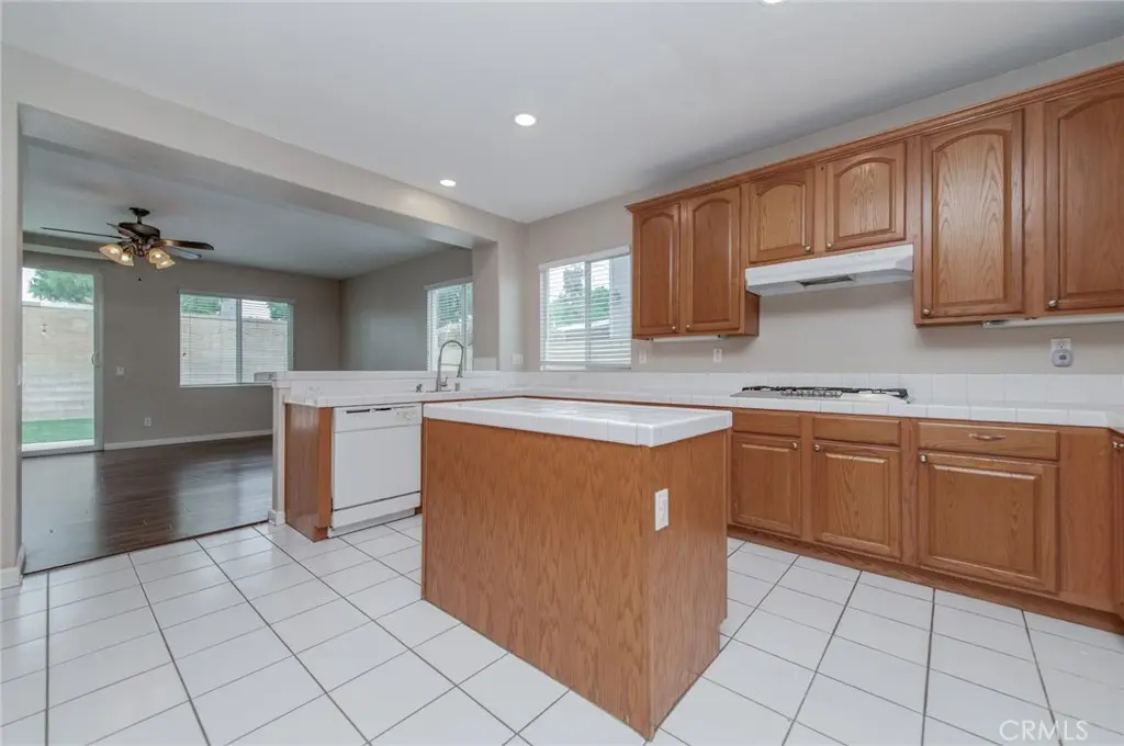 6535 Caxton, Eastvale
