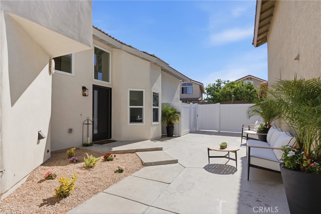6559 Pacifica, Fontana