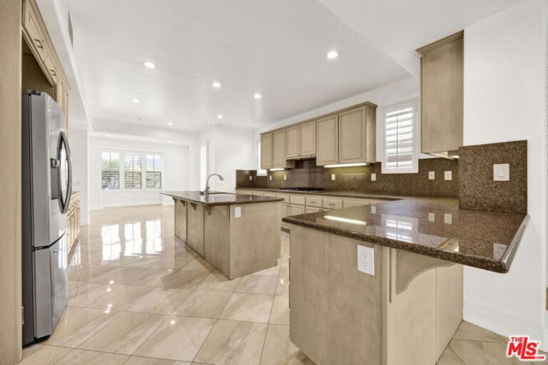 680 Adirondack Lane, Claremont