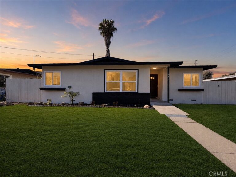682 E La Verne Avenue, Pomona