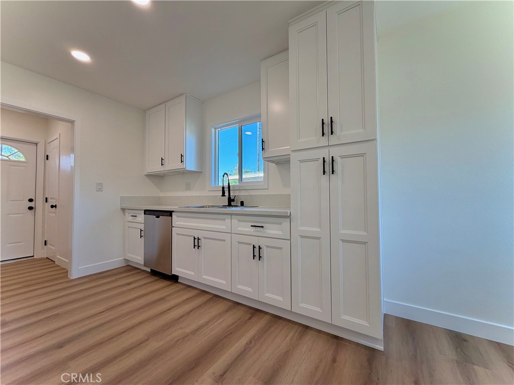 682 E La Verne Avenue, Pomona