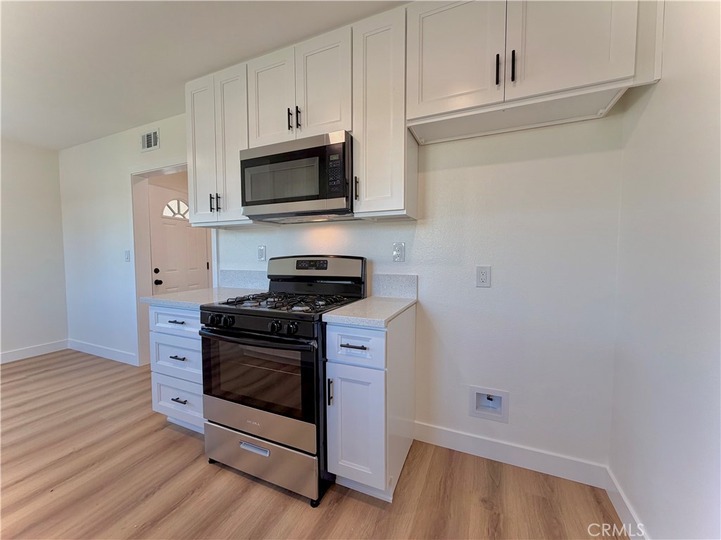 682 E La Verne Avenue, Pomona