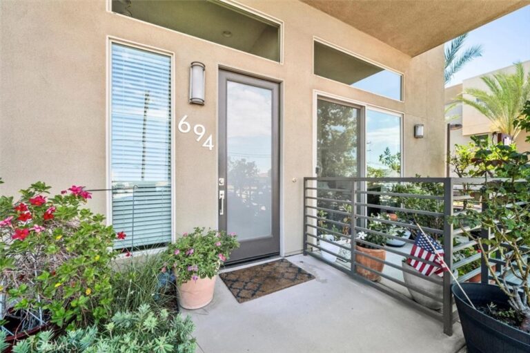 694 Central Avenue, Upland