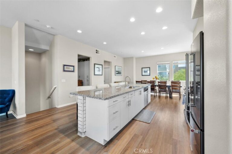 694 Central Avenue, Upland