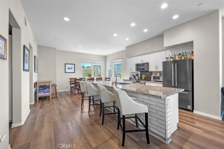 694 Central Avenue, Upland